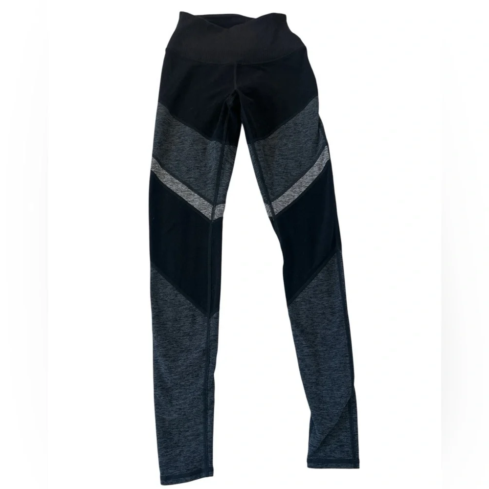 Alo Yoga Alosoft Sheila Legging in Black